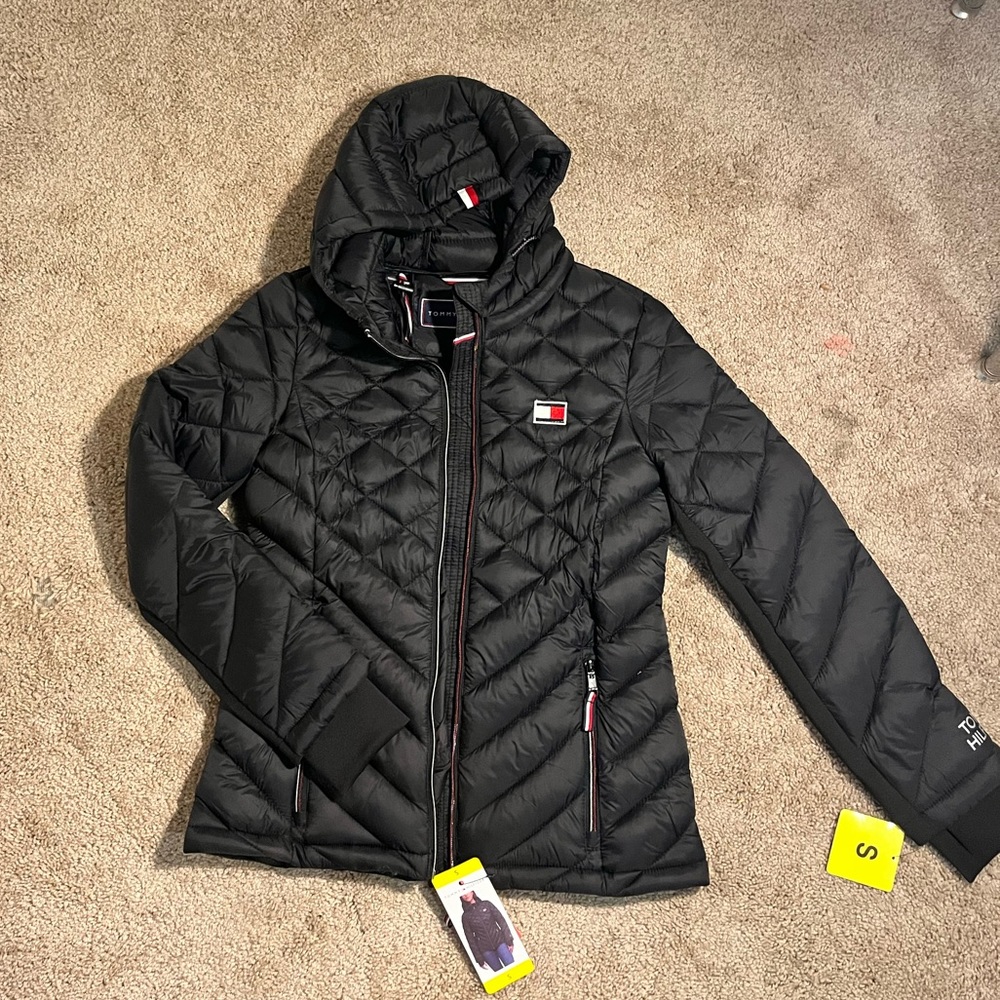 Tommy Hilfiger Lightweight Breathable Insulation Jacket